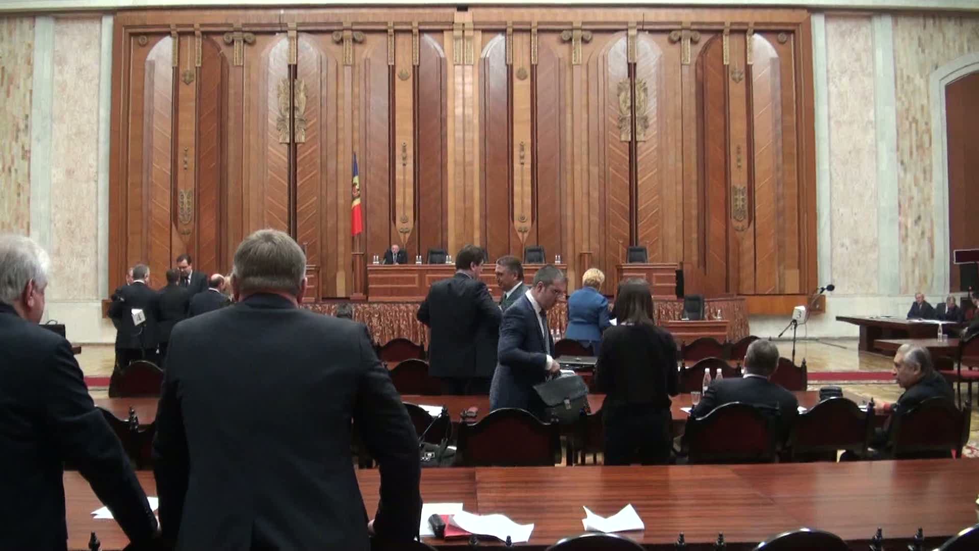Ședința Parlamentului Republicii Moldova din 6 decembrie 2013