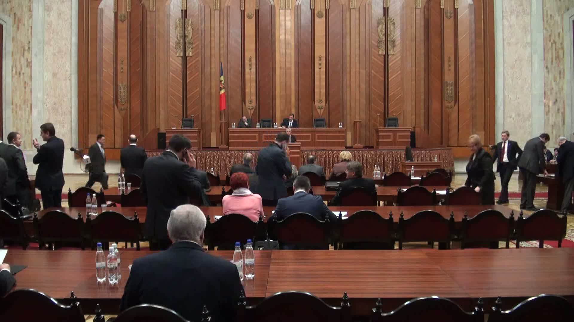 Ședința Parlamentului Republicii Moldova din 11 decembrie 2013