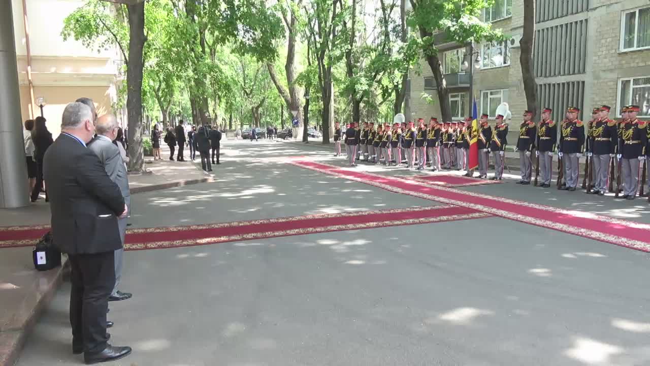 Ceremonia oficială de întâmpinare a Prințului Principatului Monaco, Albert al II-lea, de către Premierul Republicii Moldova, Pavel Filip