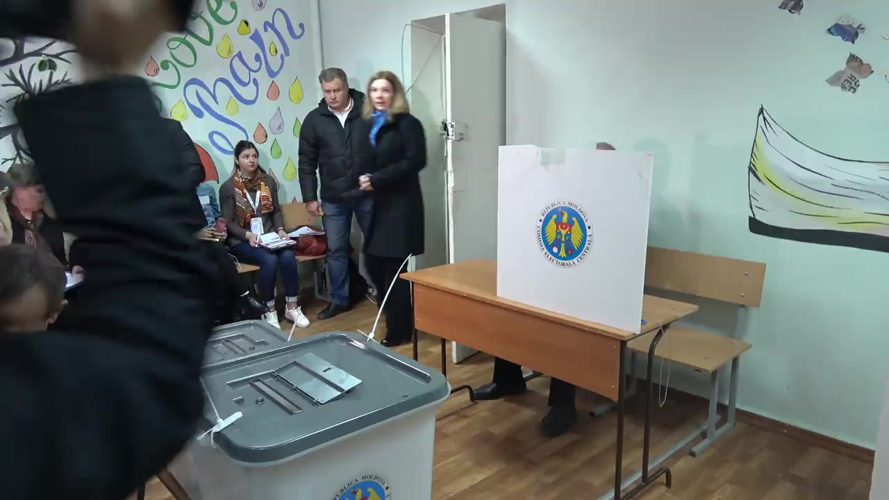 Referendum Local în mun. Chișinău 2017: Exprimarea votului de către președintele Republicii Moldova, Igor Dodon