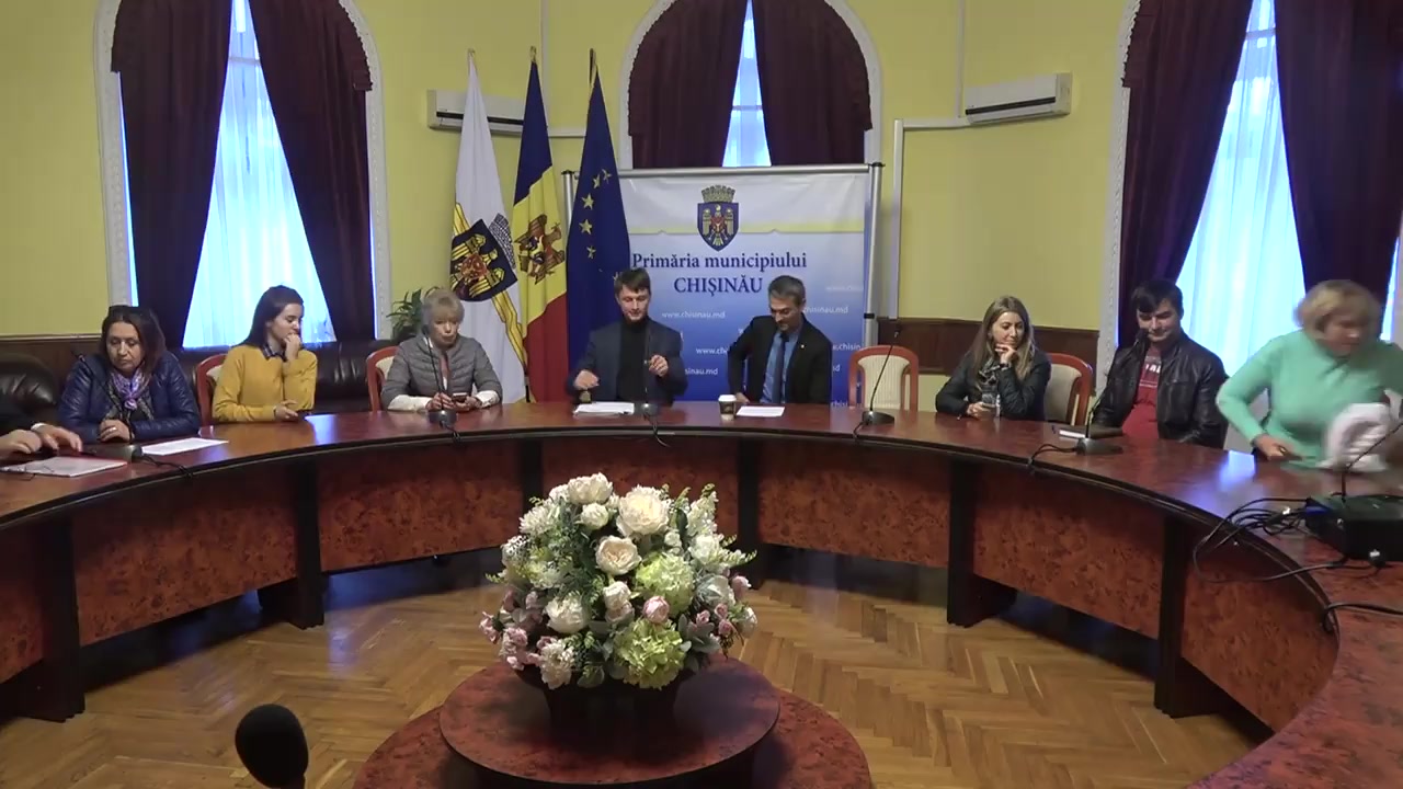 Dezbateri publice organizate de Fracțiunea Partidului Socialiștilor în Consiliul municipal Chișinău la tema „Înființarea serviciului public pentru activitatea populației canine și animalelor de companie”