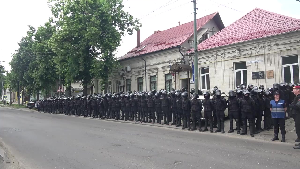 Protest organizat de susținătorii Partidului Democrat din Moldova