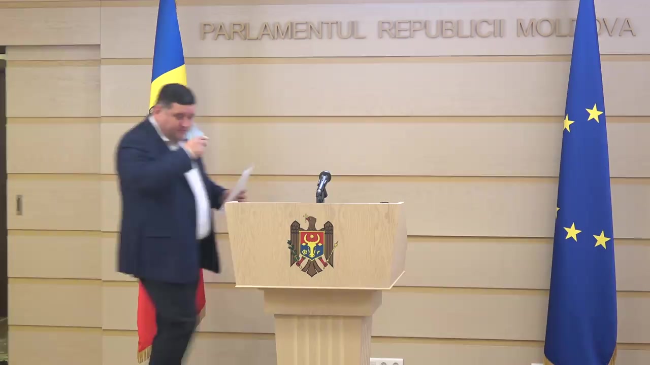 Briefing de presă susținut de deputații Partidului Socialiștilor din Republica Moldova