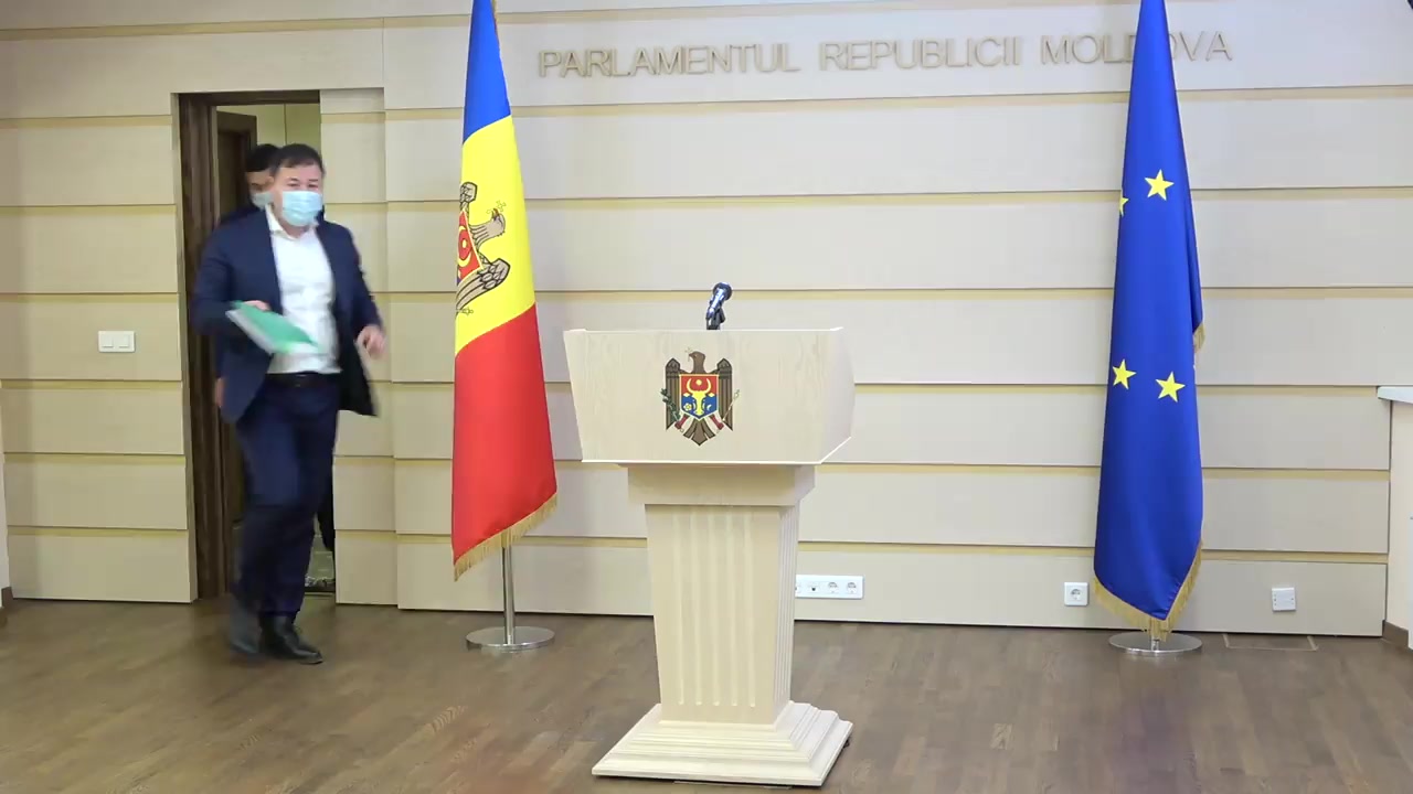 Briefing de presă susținut de către deputații PSRM, Bogdan Țîrdea și Nichita Țurcan