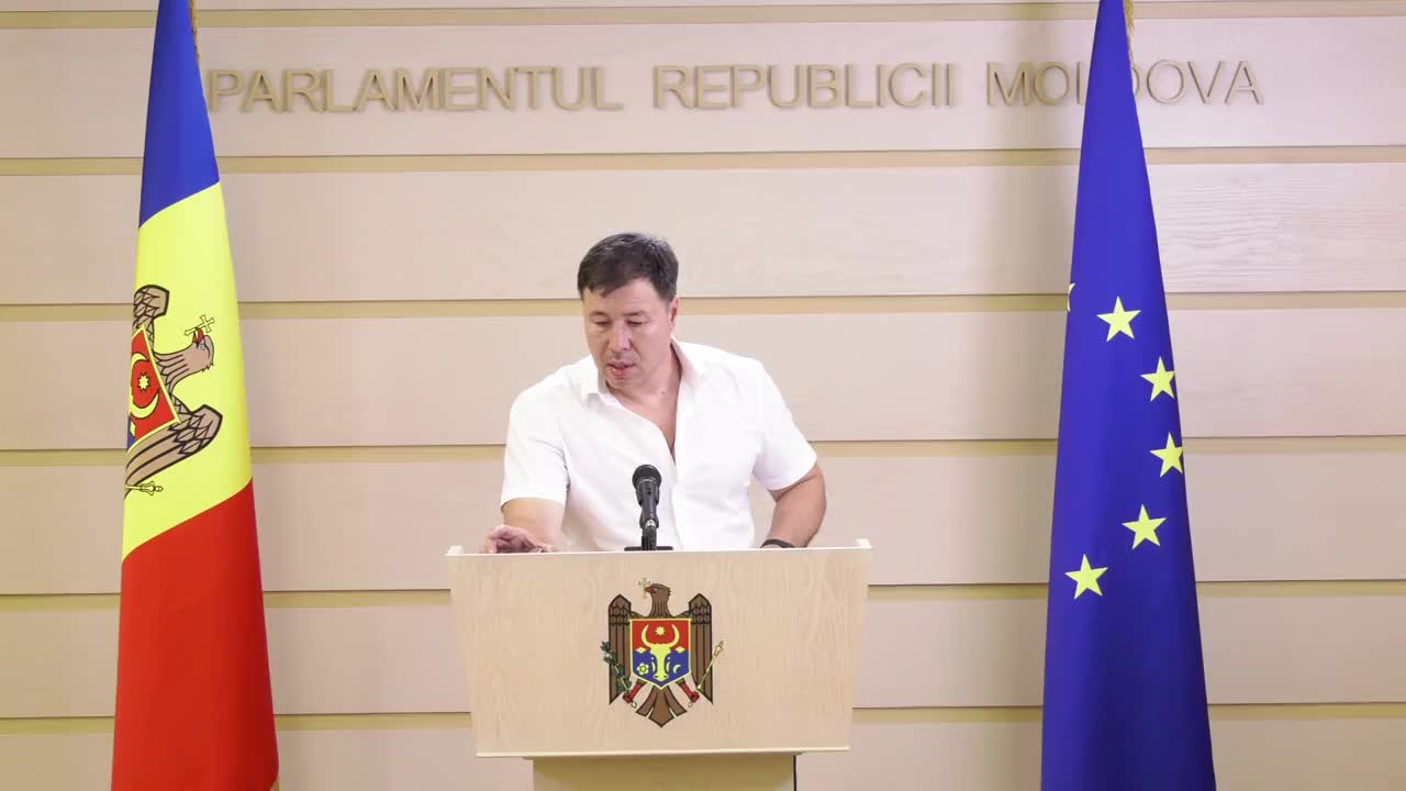 Briefing de presă susținut de către deputatul socialist Bogdan Țîrdea cu tema „Rolul Maiei Sandu in furtul miliardului”