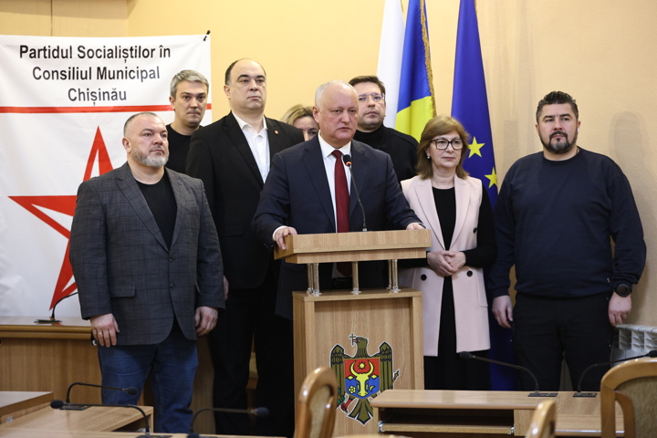 Briefing de presă susținut de președintele PSRM, Igor Dodon, împreună cu consilierii fracțiunii PSRM din Consiliul Municipal Chișinău