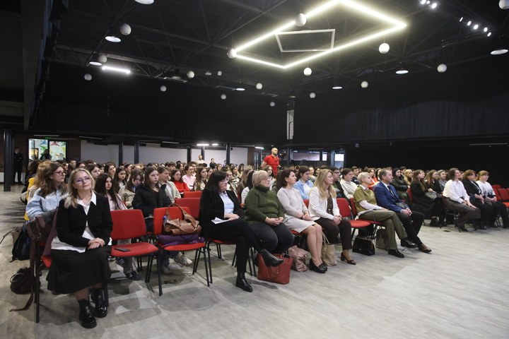 Festivitatea de deschidere a Olimpiadei Republicane la Limbile străine: Limba engleză, Limba spaniolă