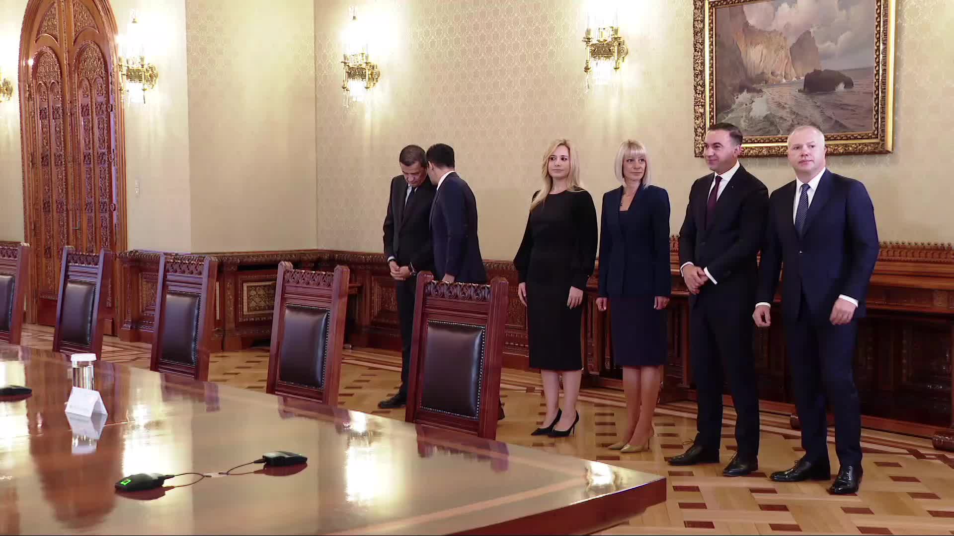 Consultări la Palatul Cotroceni cu partidele și formațiunile politice parlamentare - Partidul Social Democrat (PSD), în vederea desemnării candidatului la funcția de prim-ministru al României