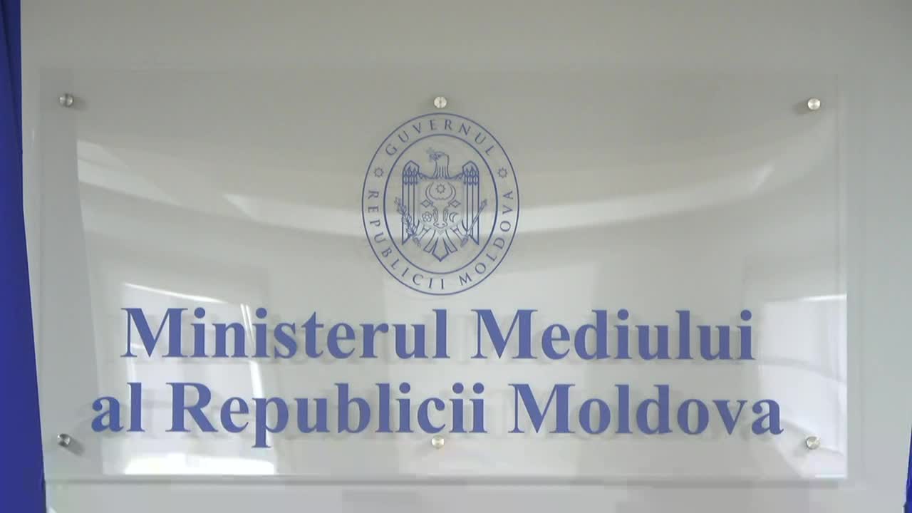 Conferință de presă susținută de ministrul Mediului, Sergiu Lazarencu, împreună cu Directorul Oficiului Național de Implementare a Proiectelor în Domeniul Mediului (ONIPM), Nicolae Arnăut, privind lansarea unui nou concurs de propuneri de proiecte finanțate din Fondul Național pentru Mediu