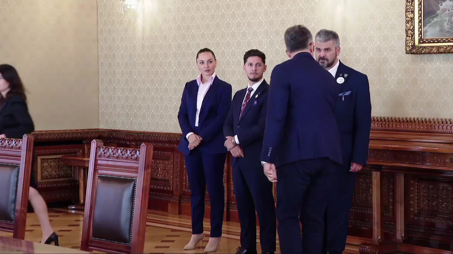 Consultări la Palatul Cotroceni cu partidele și formațiunile politice parlamentare - Partidul Oamenilor Tineri (POT), în vederea desemnării candidatului la funcția de prim-ministru al României