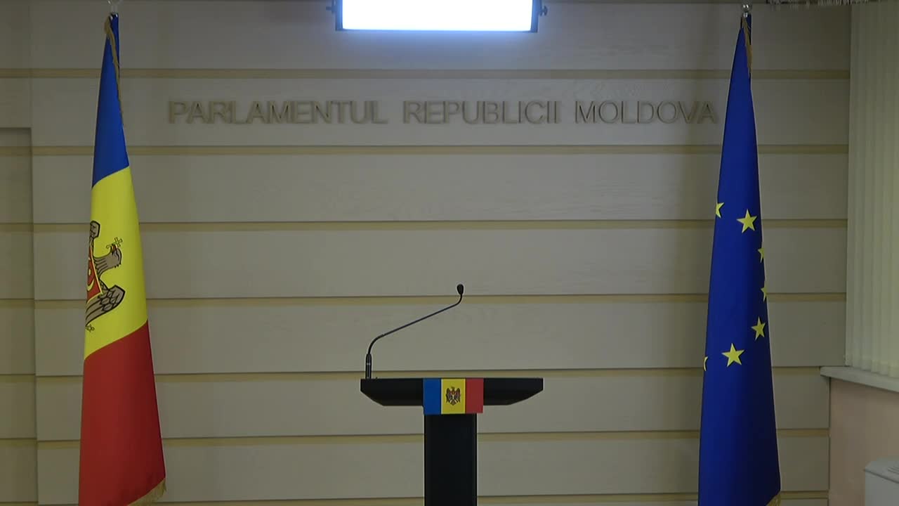 Briefing de presă susținut de deputații grupului Victorie