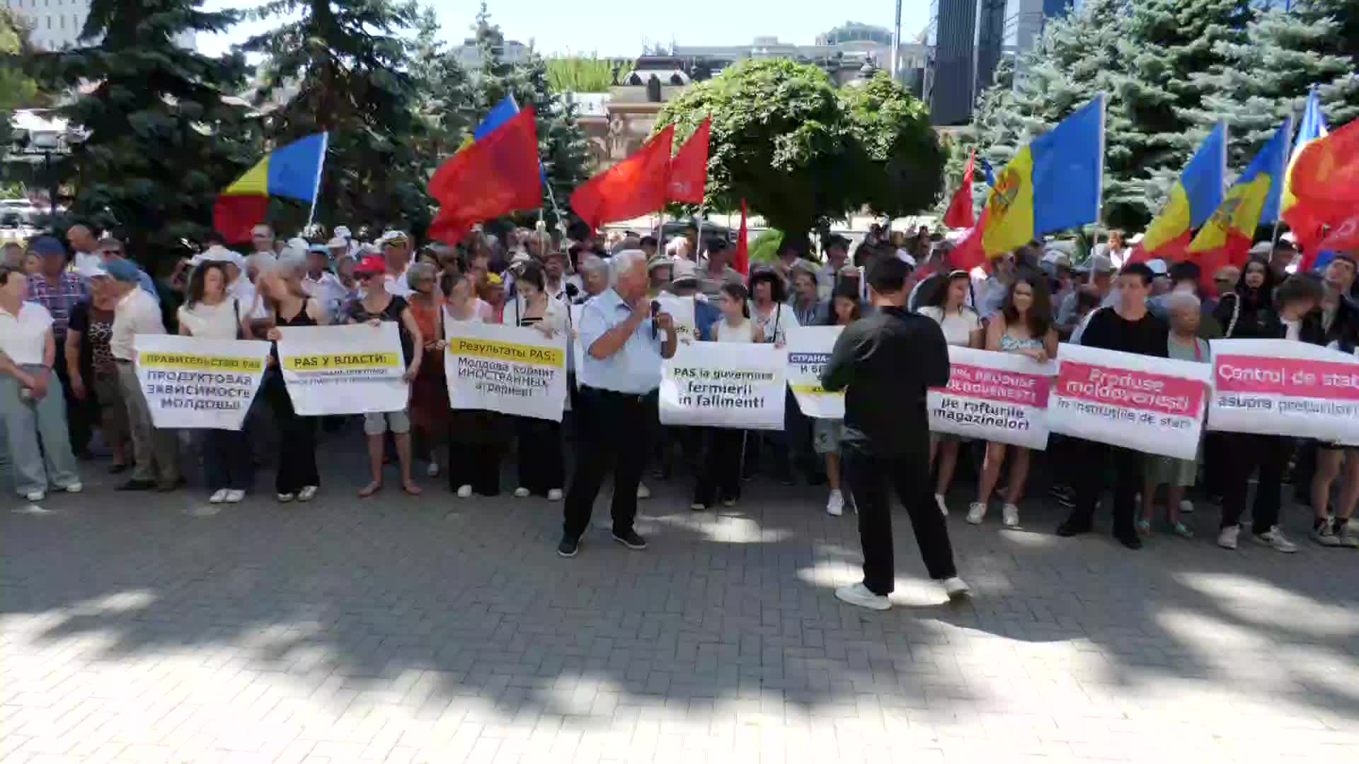 Acțiune de protest organizată de Partidul Socialiștilor din Republica Moldova în fața Ministerului Agriculturii și Industriei Alimentare
