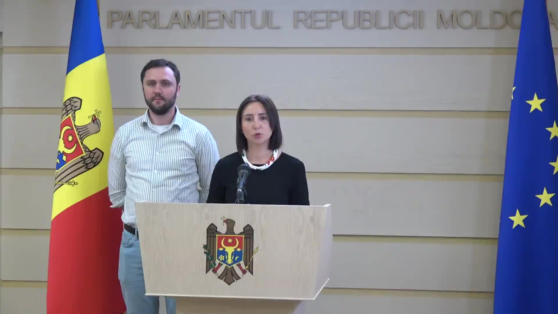 Briefing de presă al deputaților Fracțiunii „Partidul Acțiune și Solidaritate”, Marina Morozova și Alexandr Trubca, privind prezentarea inițiativei legislative care vizează activitatea transportului în regim de taxi