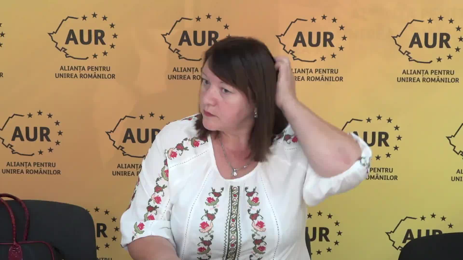 Conferința de presă a Alianței pentru Unirea Românilor (AUR) la tema „Reunificarea cu România - unica soluție de a fi în UE!” 