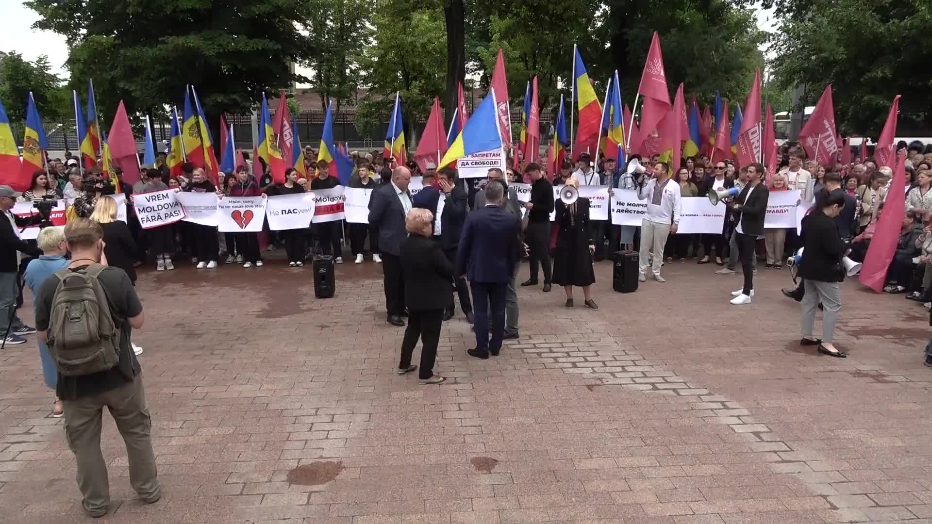 Acțiune de protest în fața Parlamentului Republicii Moldova