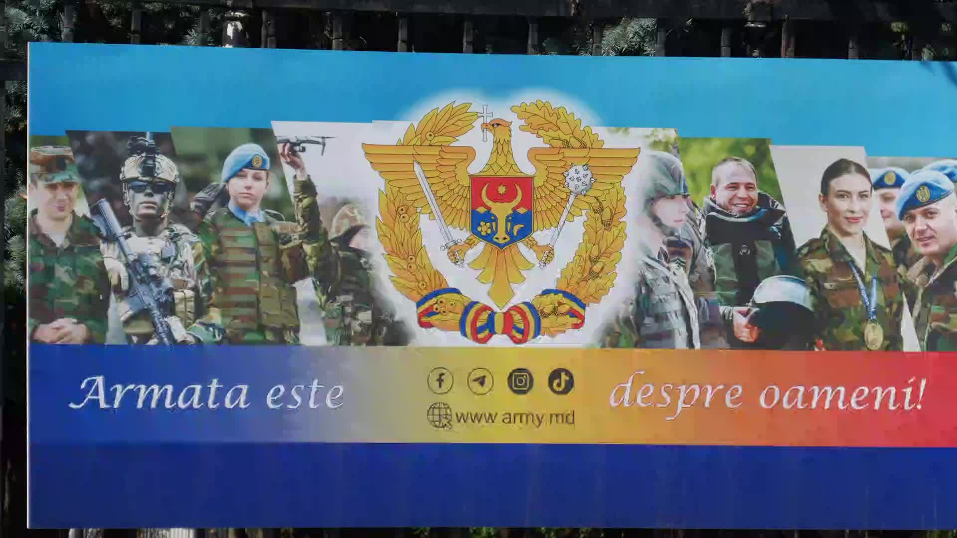 Flashmob organizat de Blocul Electoral Patriotic al Socialiștilor, Comuniștilor, Inima și Viitorul Moldovei cu prilejul Zilei Armatei Naționale