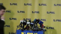 Conferință de presă susținută de președintele PNL, Crin Antonescu