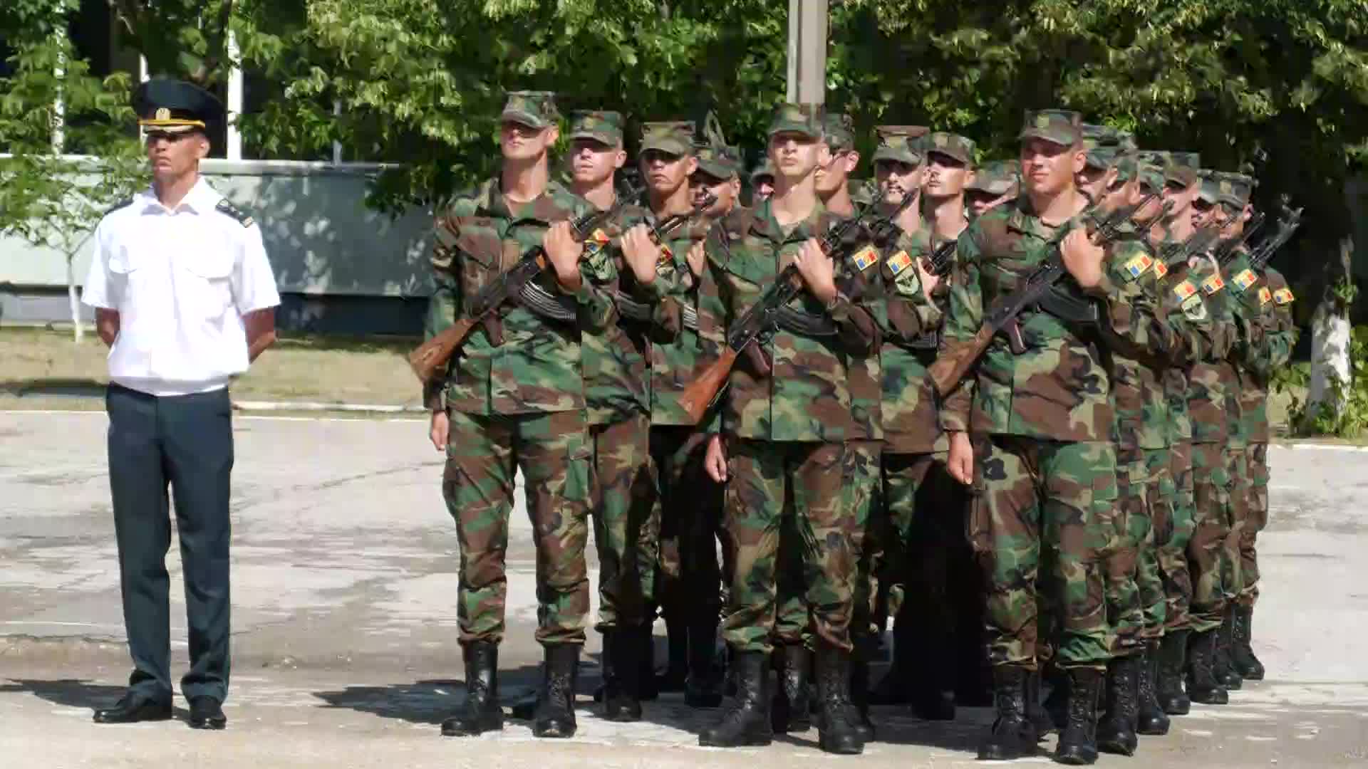 Ceremonia de depunere a jurământului militar în Regimentul de Stat Major „General de brigadă Nicolae Petrică”