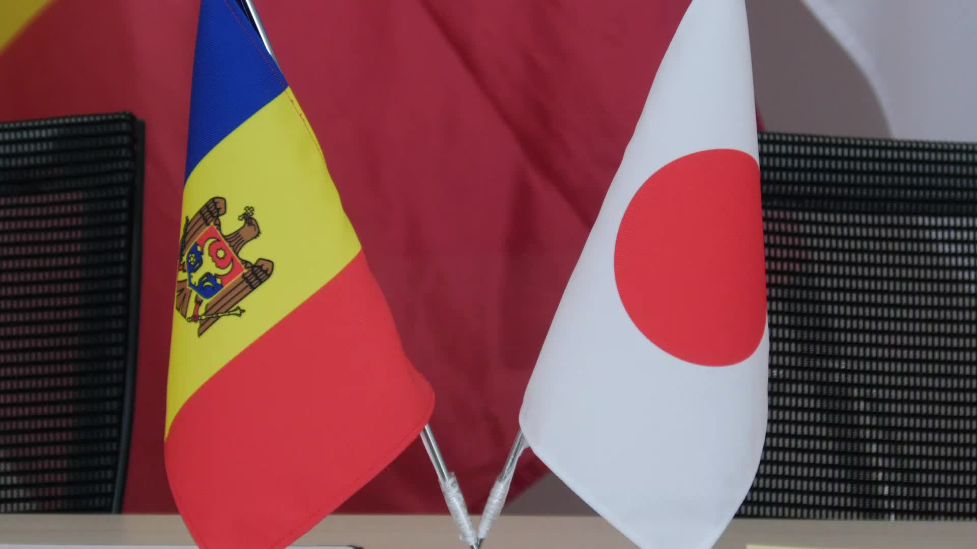 Ceremonia oficială de semnare a contractului de grant pentru renovarea auditoriului al Gimnaziul „Dimitrie Cantemir” din orașul Ștefan Vodă finanțat de Guvernul Japoniei în cadrul Programului de Granturi pentru Securitatea Umană „Kusanone”