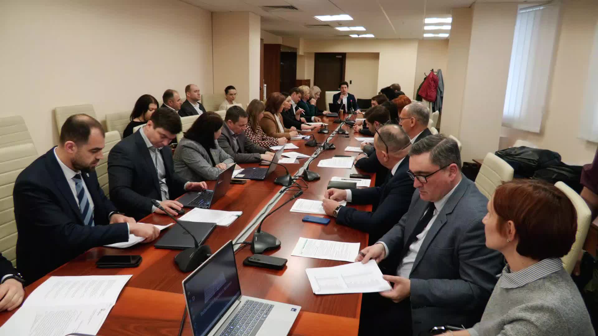 Audieri publice despre proiectele de finanțare a antreprenoriatului, organizate de Comisia pentru economie, buget și finanțe