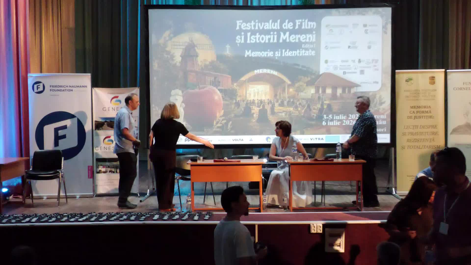 Festivalul de Film și Istorii Mereni, ediția I-a. Dezbaterea „Statele mici în actualul climat geopolitic”