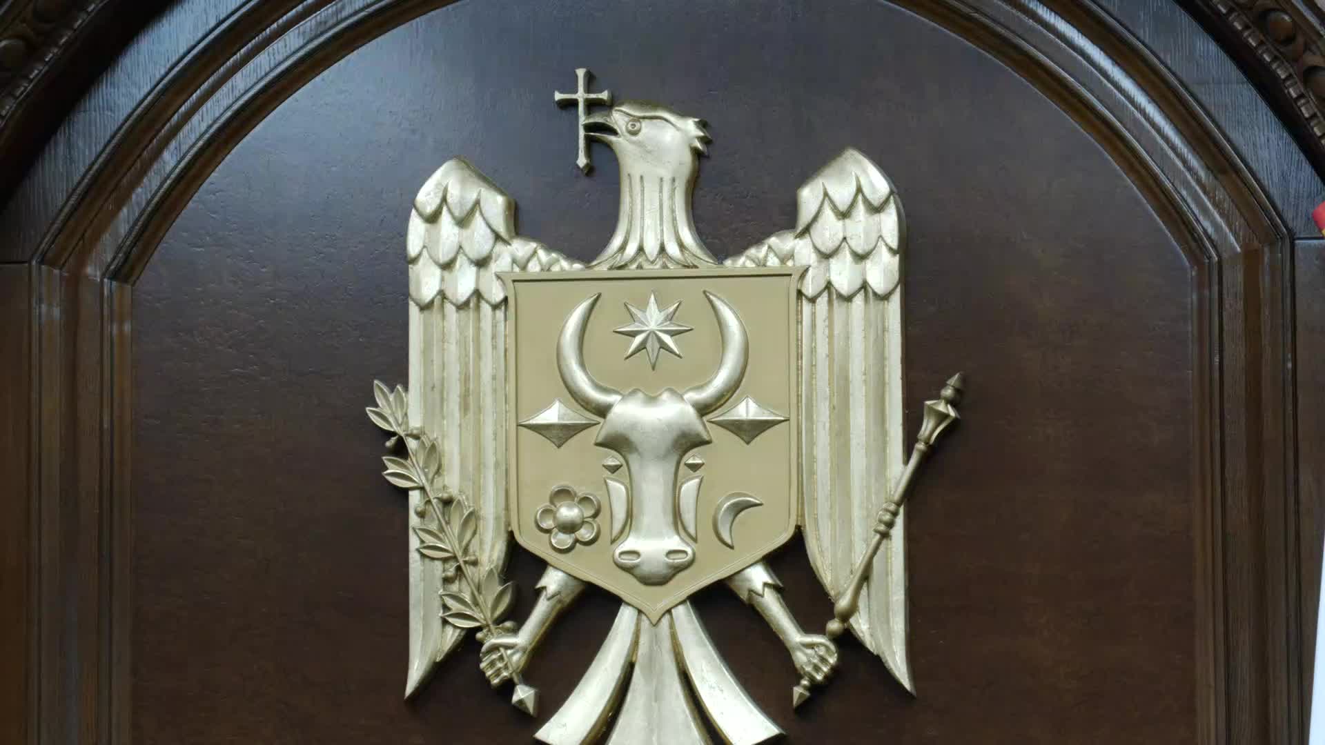Ședința Curții Constituționale de examinare a sesizării nr. 42a/2026 privind controlul constituționalității articolelor III și IV din Legea nr. 26 din 5 martie 2026 pentru modificarea unor acte normative (fortificarea securității judecătorilor și procurorilor)