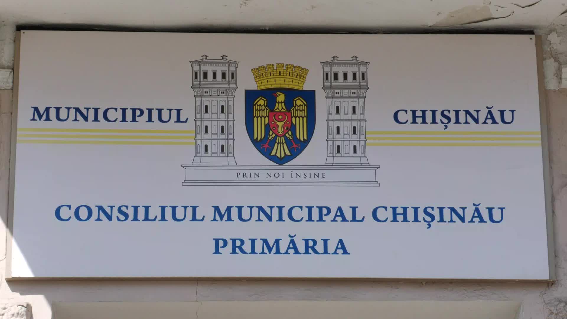 Briefing de presă susținut de către deputatul PAS, Lilian Carp, și vicepreședintele fracțiunii PAS din CMC, Dumitru Ivanov