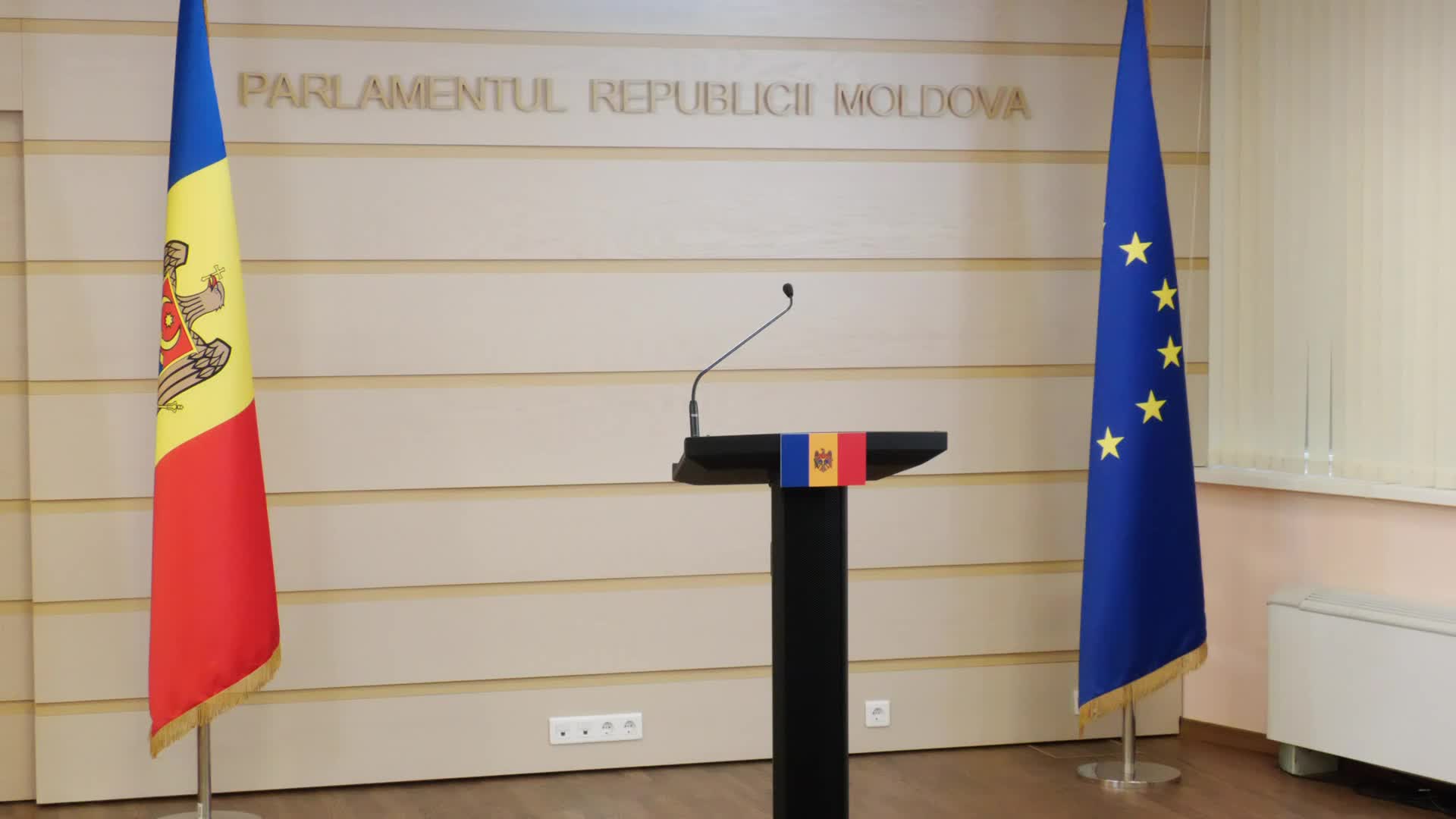 Briefing de presă al deputatului PAS, Maxim Potîrniche