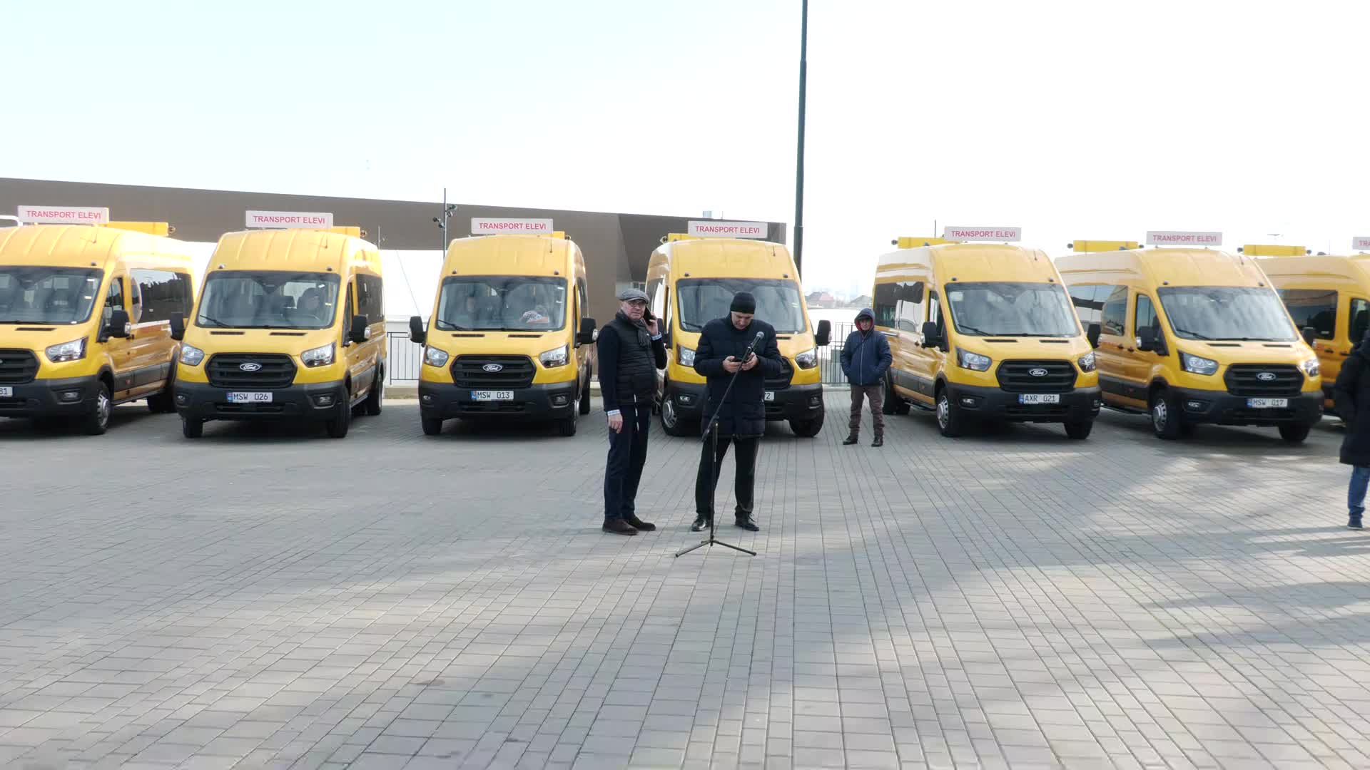 Evenimentul de transmitere a 21 de microbuze școlare pentru instituțiile de învățământ general din țară