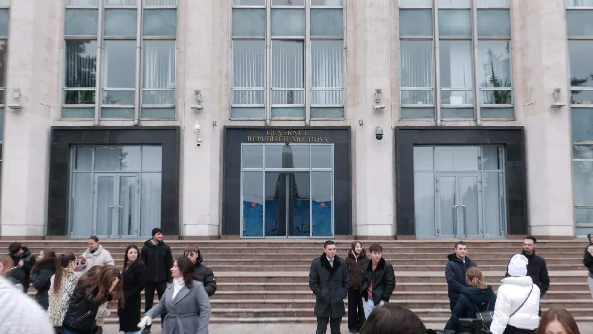 Flashmob-ul „Aleg să fiu onest! Aleg să fiu onestă! Integritatea începe cu mine” organizat de Ministerul Educației și Cercetării al Republicii Moldova