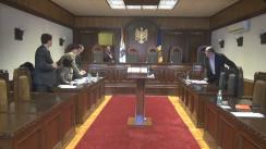 Curtea Constituțională - Pronunțarea hotărârii dacă legea încalcă sau nu Constituția atunci când angajatul este suspendat din funcție, dacă are un dosar penal într-un proces de judecată