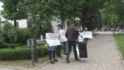 Flashmob la ambasada Statelor Unite ale Americii în Chișinău în contextul vizitei lui Vlad Plahotniuc în SUA