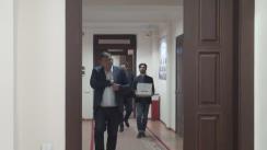 Grupul de inițiativă pentru susținerea candidatului independent la funcția de Președinte al Republicii Moldova, Roman Mihăeș, depune la CEC listele de subscripție cu semnăturile colectate