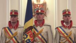 Ceremonia de decorare a unui grup de persoane cu ocazia Zilei Internaționale a Solidarității Oamenilor Muncii