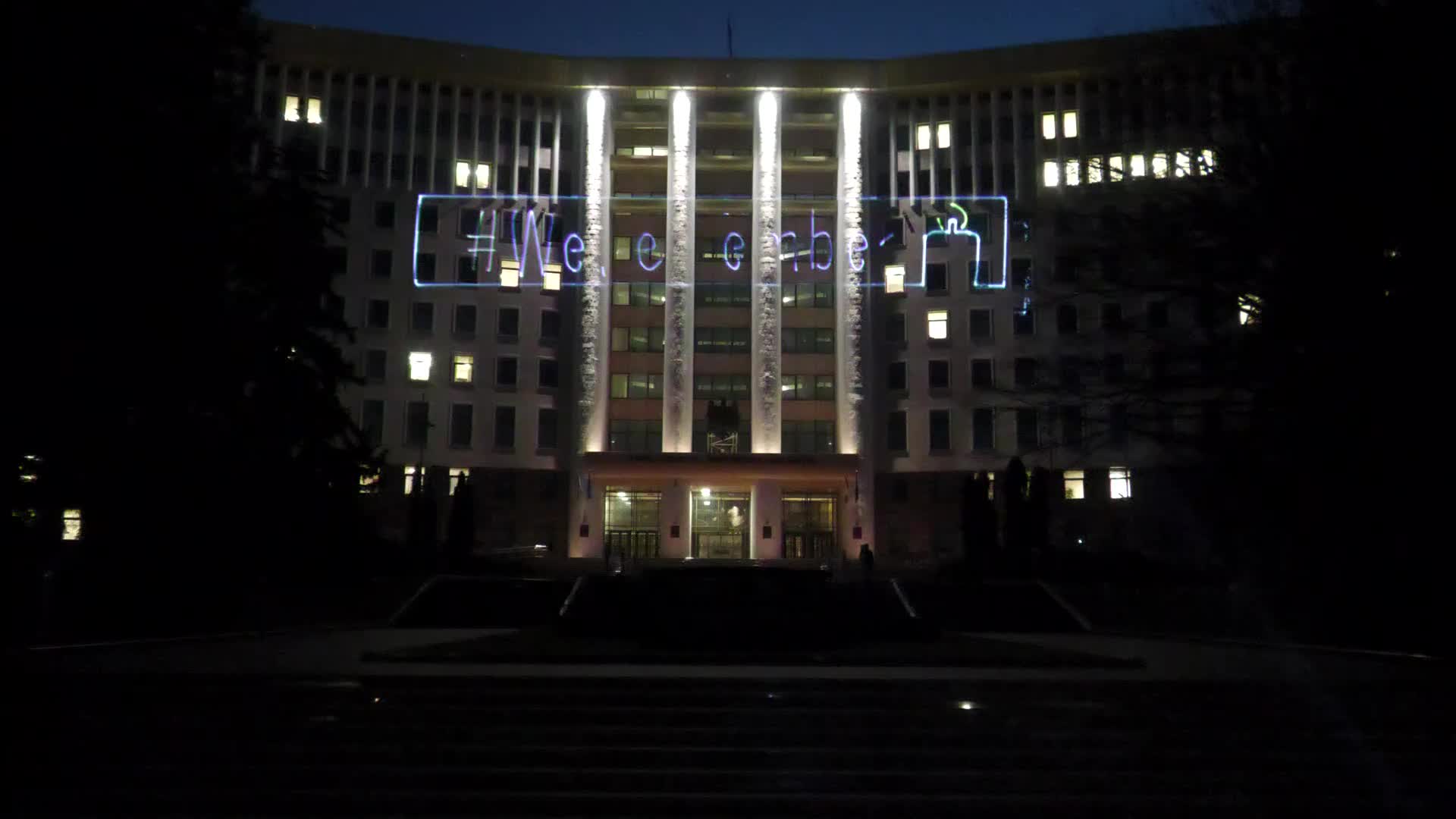 Proiecția de lumini pe clădirea Parlamentului Republicii Moldova #WeRemember