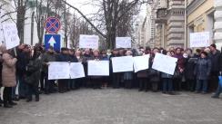 Protestul cu tema „Membrii Federației Sindicatului din Comunicații MOLDPRESA revoltați de acțiunile autorităților publice locale privind evacuarea chioșcurilor de presă, ultimul loc de muncă!”