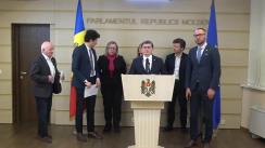 Conferință de presă susținută de deputații Partidului Acțiune și Solidaritate de prezentare a angajamentelor în domeniile drepturile omului și relații interetnice