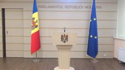 Conferință de presă susținută de deputatele Fracțiunii PAS, Blocul ACUM, Veronica Roșca și Doina Gherman, cu tema „Compensarea parțială a salariului unuia dintre părinți care stă acasă cu copiii, în condițiile suspendării activității grădinițelor”