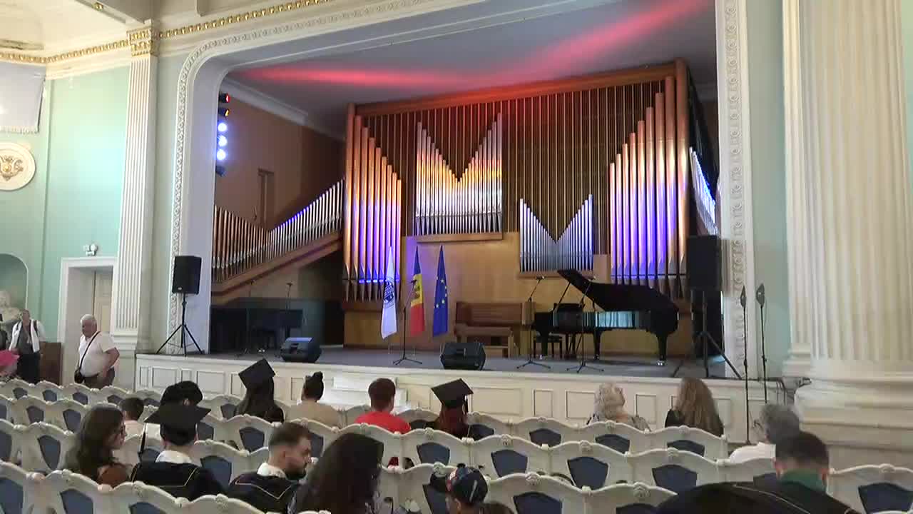 Ceremonia de înmânare a diplomelor absolvenților Academiei de Muzică, Teatru și Arte Plastice, promoția 2025