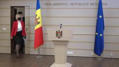 Briefing susținut de deputații din fracțiunea PSRM, Vladimir Odnostalco și Alla Darovannaia