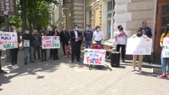 Acțiunea de protest „Anulați majorarea impozitului pe imobil” organizată de Partidul Acțiune și Solidaritate