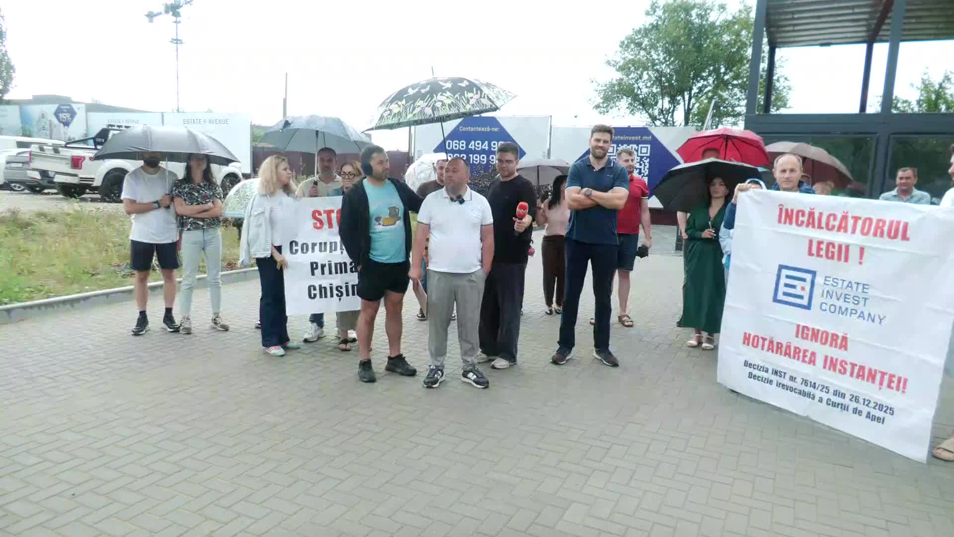Acțiune de protest a Asociației locatarilor din str. Bucovinei 3 (complexul de locuit Cottage Rezidence)