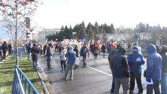 Protest în fața Palatului Parlamentului împotriva certificatului COVID-19