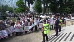 Acțiune de protest organizată de PCRM și Partidul "ȘOR" în fața Ministerului Muncii și Protecției Sociale