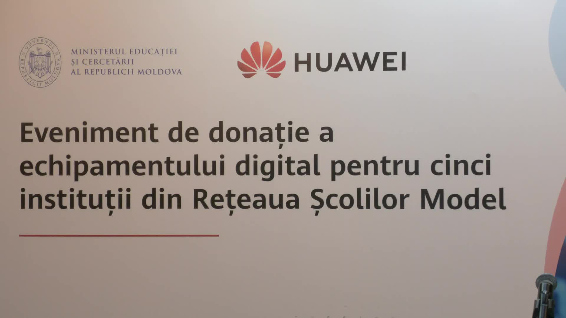 Evenimentul de donație a echipamentului digital pentru cinci instituții din Rețeaua Școlilor Model