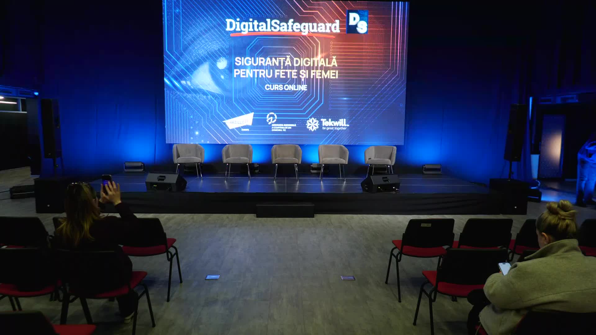 Lansarea oficială a cursului online gratuit „Siguranță digitală pentru fete și femei”, dezvoltat de ATIC cu sprijinul ARTICLE 19 Europe, în cadrul proiectului DigitalSafeguard