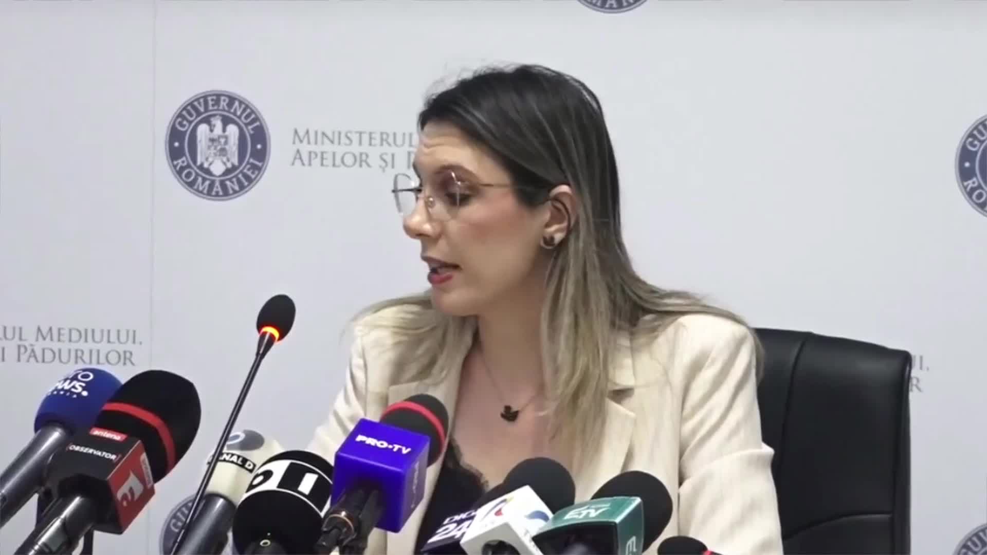 Conferință de presă susținută de ministra mediului, apelor și pădurilor a României, Diana-Anda Buzoianu, și comisarul general al Gărzii Naționale de Mediu, Andrei Corlan