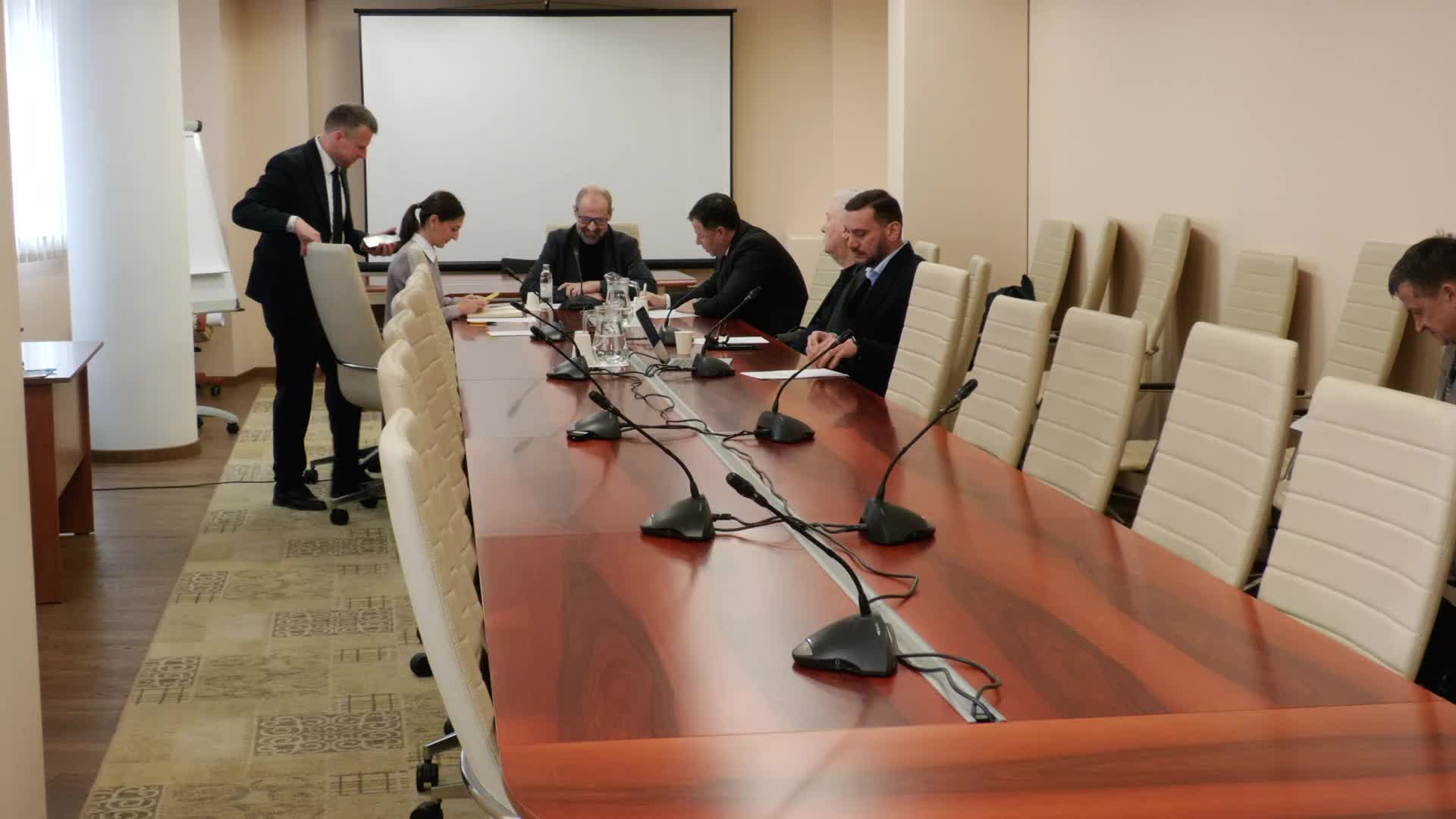 Ședința Comisiei pentru control al finanțelor publice din 8 aprilie 2026