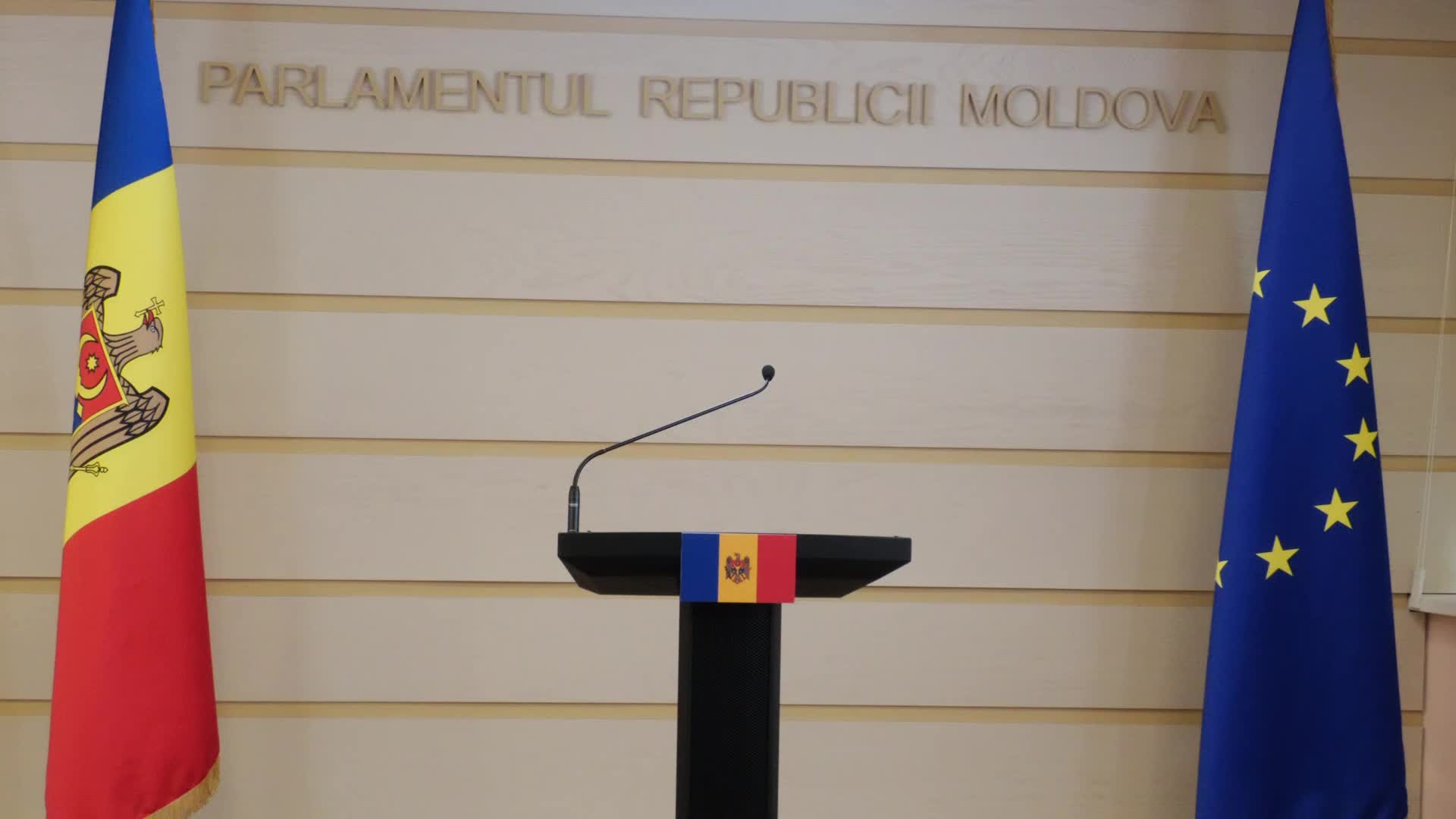 Briefing de presă susținută de către deputații Ana Calinici, Vasile Grădinaru și Igor Talmazan privind proiectul codului Parlamentului