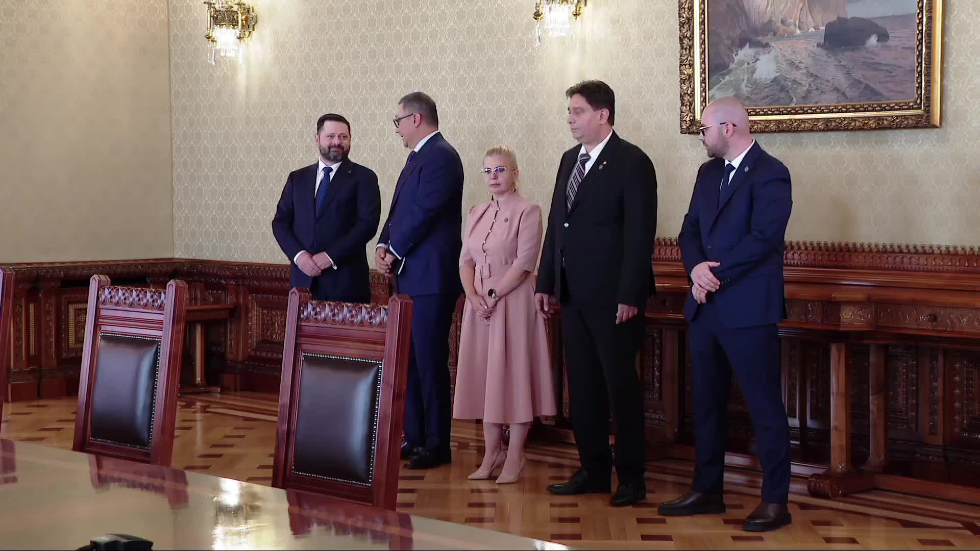 Consultări la Palatul Cotroceni cu partidele și formațiunile politice parlamentare - Grupul parlamentar Uniți pentru România, în vederea desemnării candidatului la funcția de prim-ministru al României